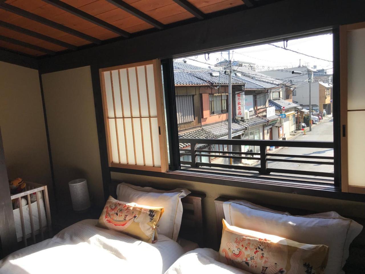 קיוטו 京町屋の宿悠路里 Kyo-Machiya Yululy מראה חיצוני תמונה